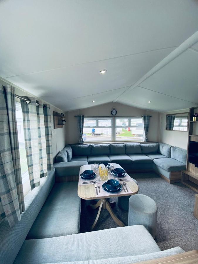 8 Bed Sun Decked Caravan Unlimited High Speed Wifi And Fun At Seawick Holiday Park Clacton-on-Sea Exterior photo