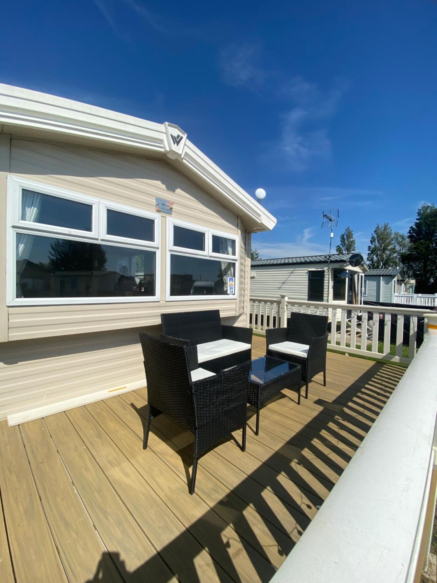 8 Bed Sun Decked Caravan Unlimited High Speed Wifi And Fun At Seawick Holiday Park Clacton-on-Sea Exterior photo
